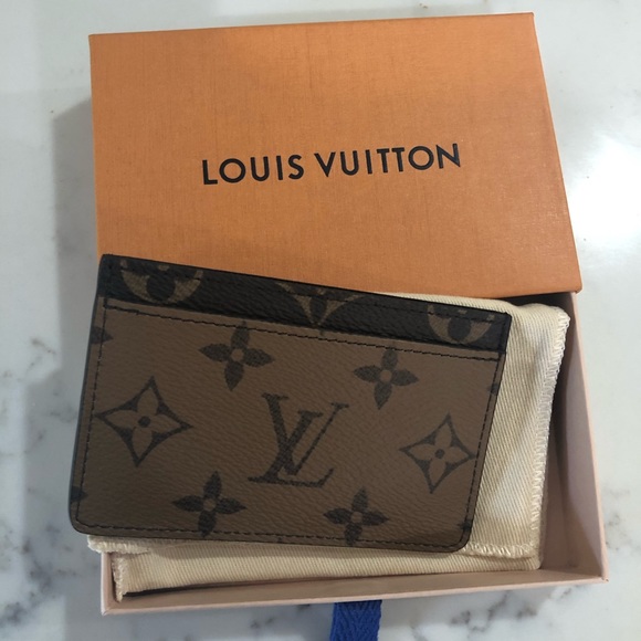 Louis Vuitton Handbags - Louis Vuitton Reverse card holder!